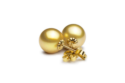 Gold Pearl Earrings by Kyllonen