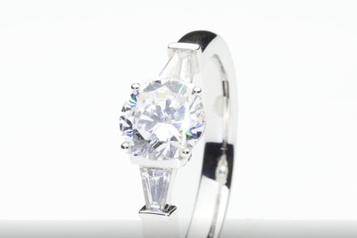 Tapered Baguette Diamond Ring 2 - Kyllonen
