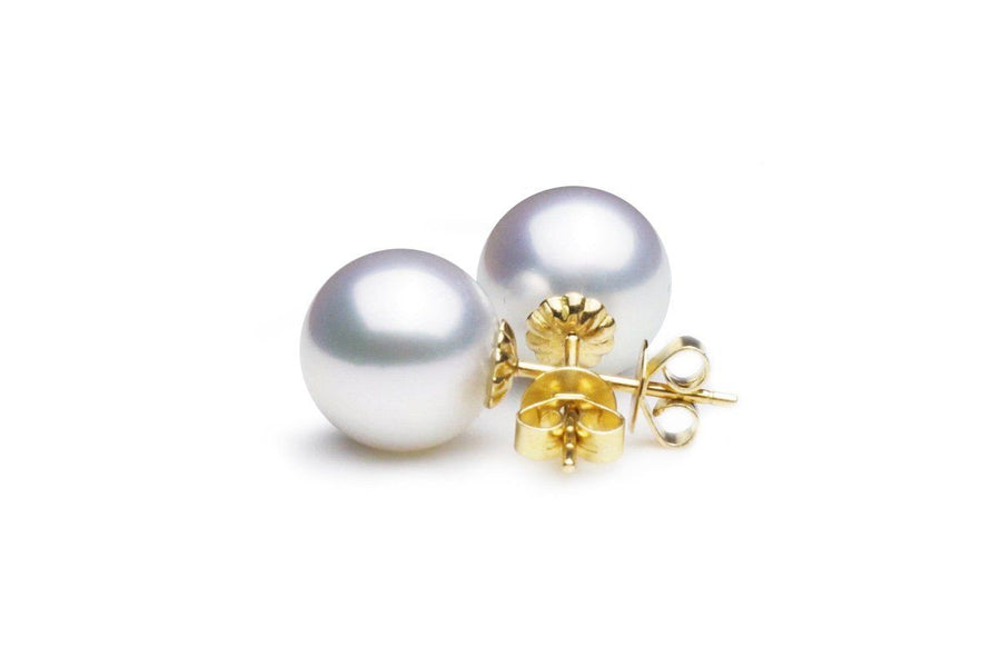 Kazanjian Pistachio South Sea Pearl Necklace with a Sapphire Ball Clas